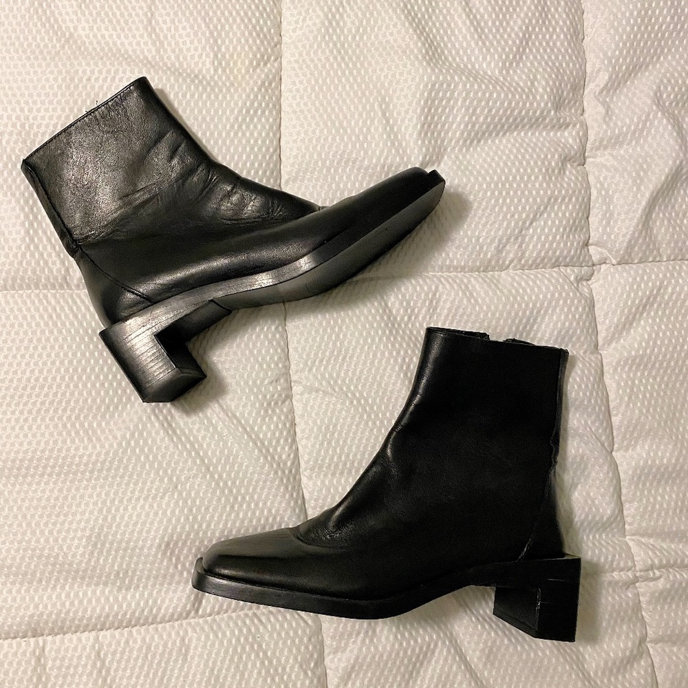 ZARA BLACK LEATHER BOOTS